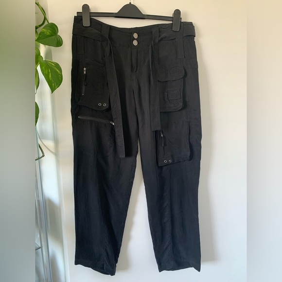 Johnny Was 
Pete&Greta by Johnny Was SZ:2/US6/8 Black
Cargo Crop Pant - Picture 2 of 6